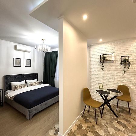 Modern Apartment, 100M To Opera Lviv Kültér fotó