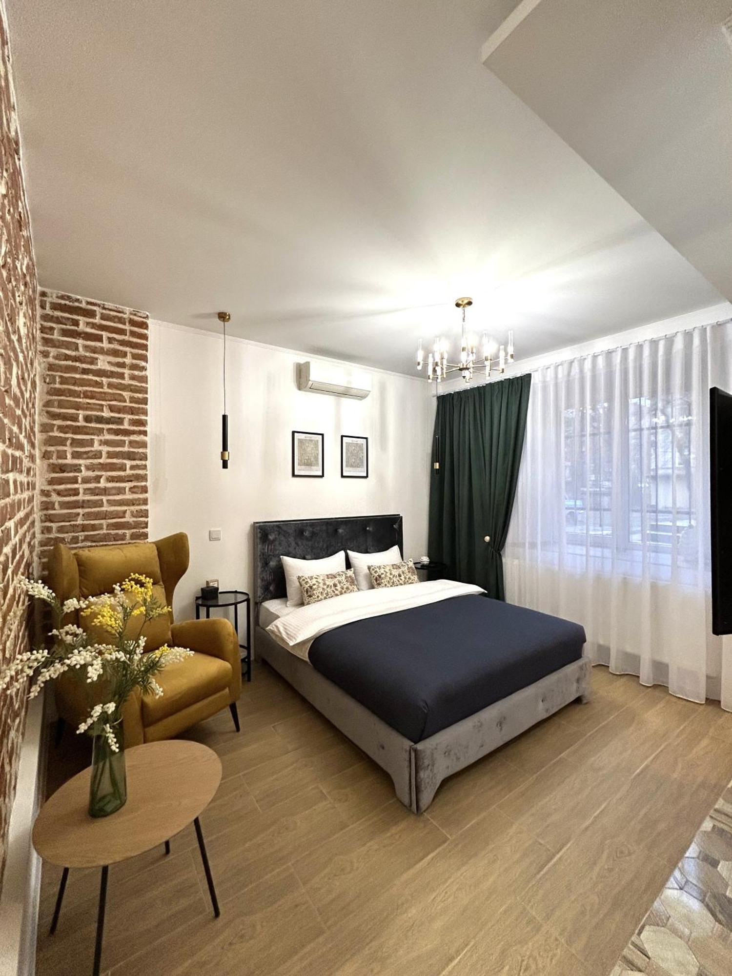 Modern Apartment, 100M To Opera Lviv Kültér fotó