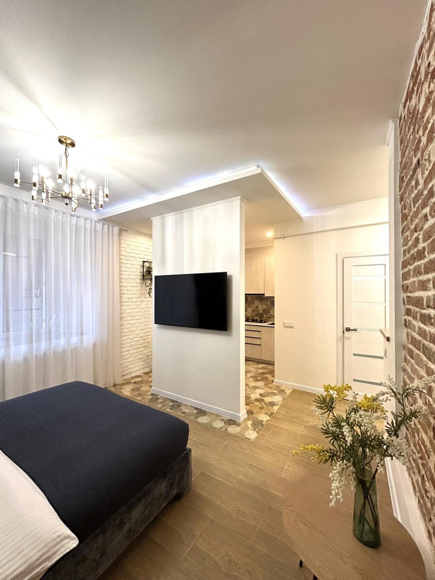 Modern Apartment, 100M To Opera Lviv Kültér fotó