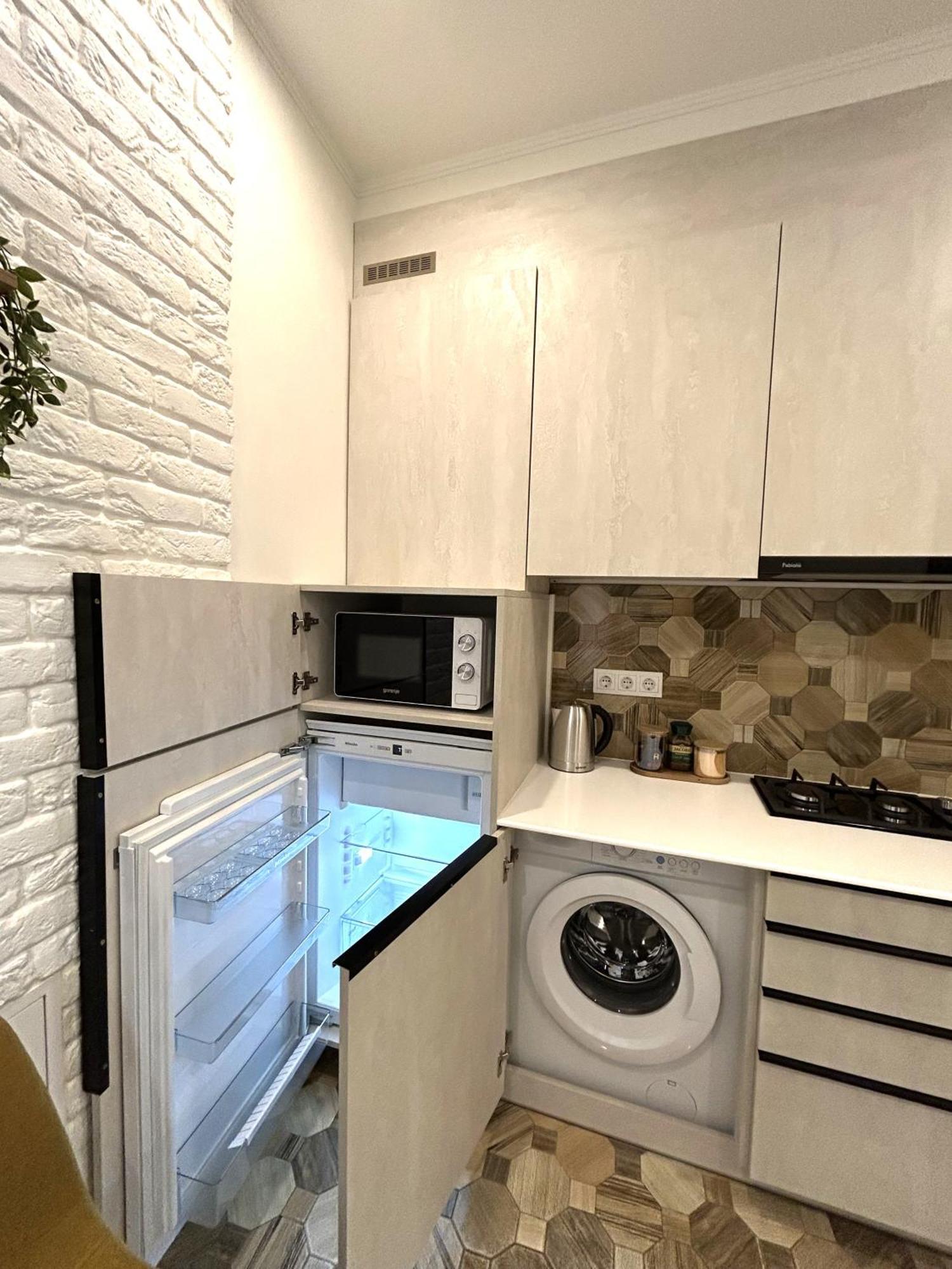 Modern Apartment, 100M To Opera Lviv Kültér fotó