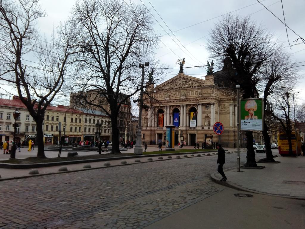 Modern Apartment, 100M To Opera Lviv Kültér fotó